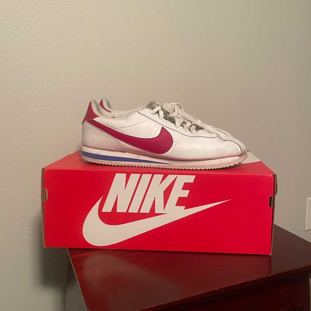 Nike Cortez White/Red
Size 12 Great Deal!!